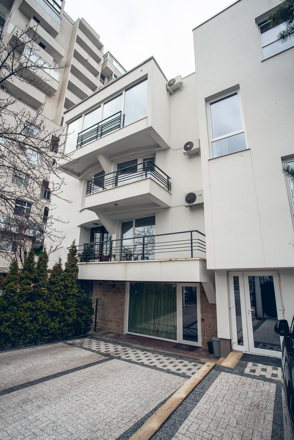 Apart4You Hotel Chisinau Bagian luar foto